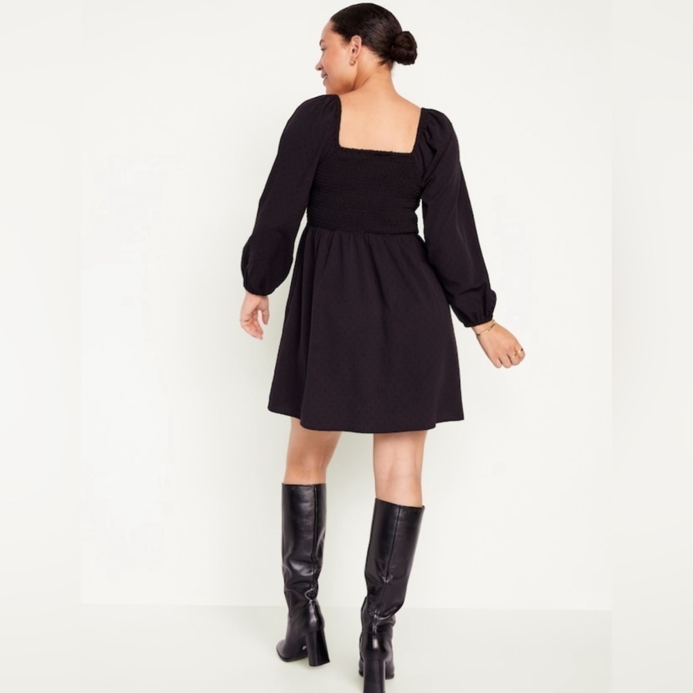 NWT! On Black Clip Dot Fit & Flare Long-Sleeve Mini Dress - Multiple Sizes💜 - Picture 6 of 10